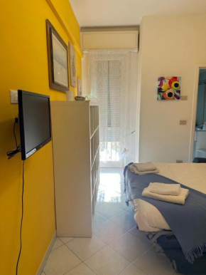 Entire Apartment with Balcony Sea View 300mt from the beach Borghetto Santo Spirito